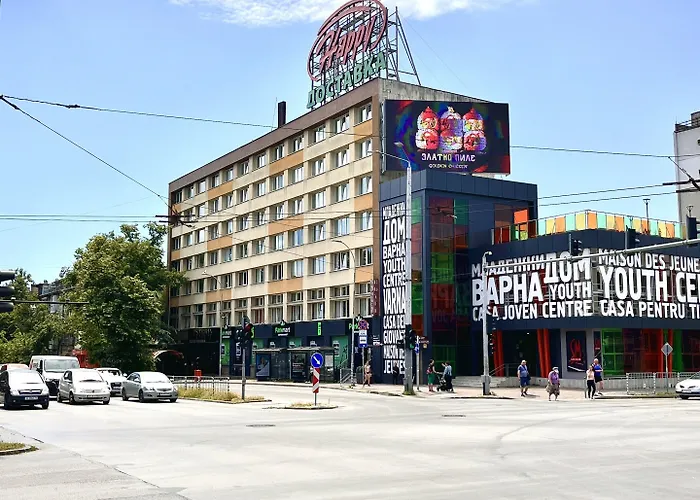 Хотел орбита 2*