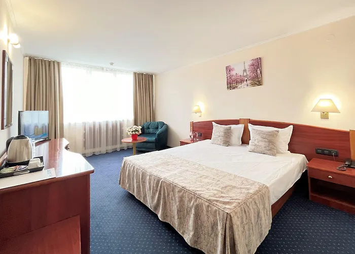 Хотел орбита 2*