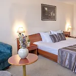 Orbita Hotel 2*